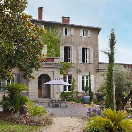 Po'strophe - Batiment Classe Avec Piscine Clisson