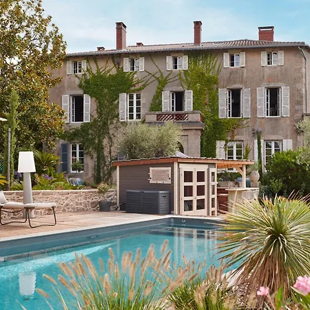 فيلة Po'strophe - Batiment Classe Avec Piscine