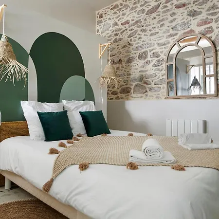 Po'strophe - Batiment Classe Avec Piscine