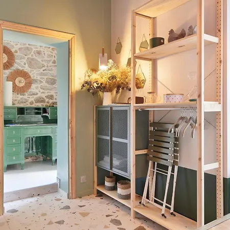 Po'strophe - Batiment Classe Avec Piscine *