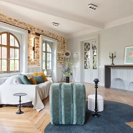 Po'strophe - Batiment Classe Avec Piscine * كليسون