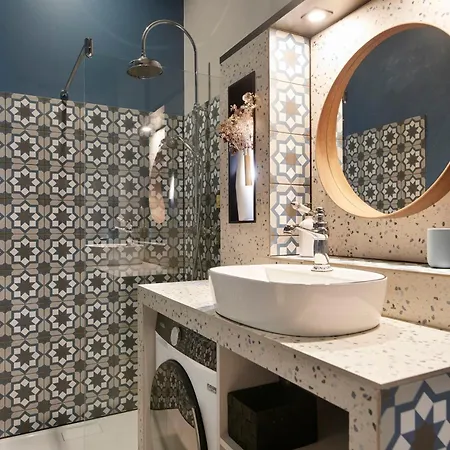 Po'strophe - Batiment Classe Avec Piscine فيلة *