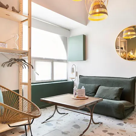 Po'strophe - Batiment Classe Avec Piscine Villa Clisson