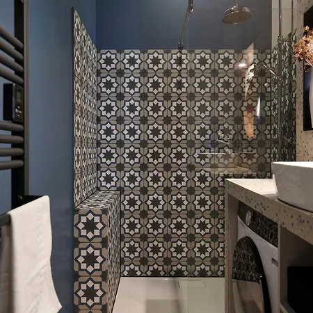 فيلة Po'strophe - Batiment Classe Avec Piscine