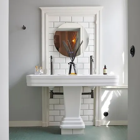 Po'strophe - Batiment Classe Avec Piscine فيلة كليسون