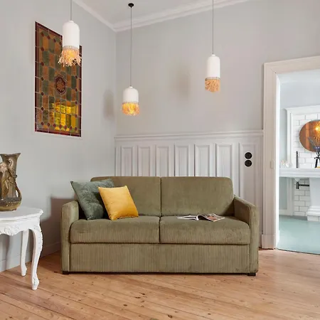 Po'strophe - Batiment Classe Avec Piscine فيلة