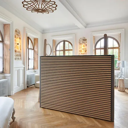 فيلة Po'strophe - Batiment Classe Avec Piscine *