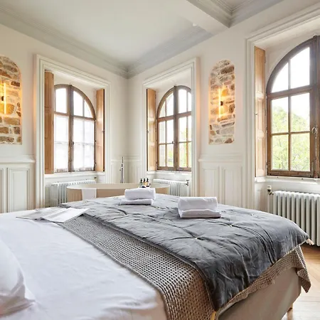 Po'strophe - Batiment Classe Avec Piscine *