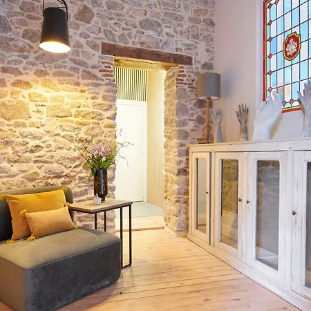 Po'strophe - Batiment Classe Avec Piscine