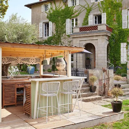 Po'strophe - Batiment Classe Avec Piscine فيلة كليسون