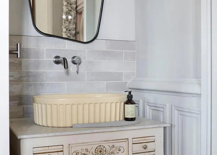 Po'strophe - Bâtiment Classé Avec Piscine Villa *