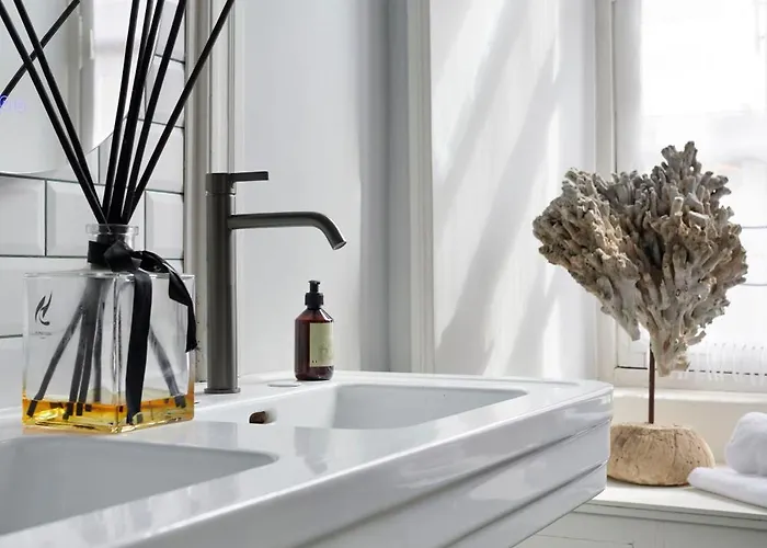 Po'strophe - Bâtiment Classé Avec Piscine Clisson